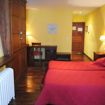 Hostal Santo Grial-2